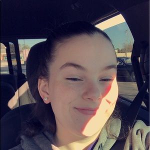 Meet your Posher, Caroline